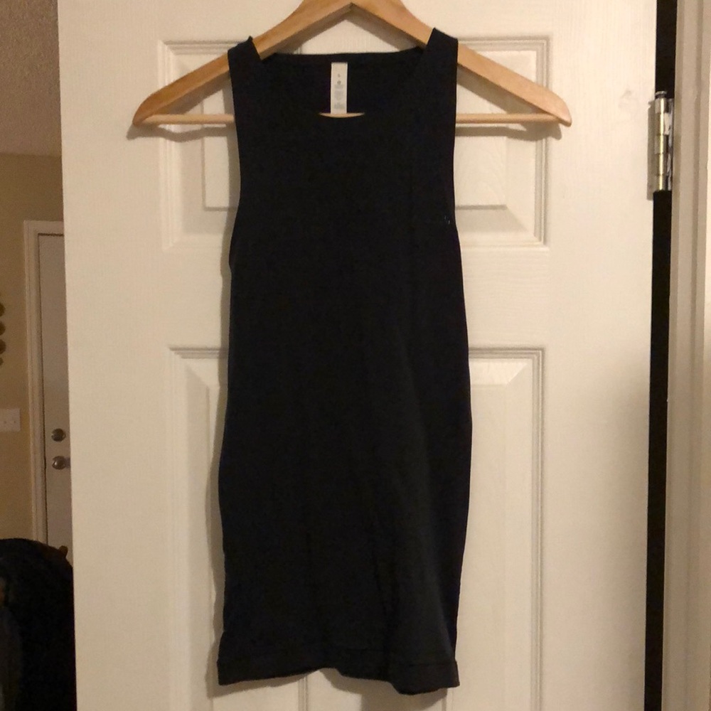 Lululemon black tank top size 6 NWT